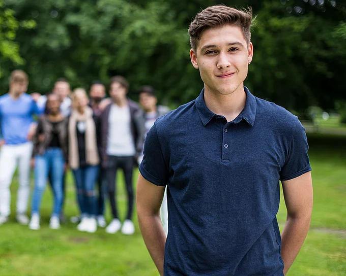 Freiwlligendienste in Deutschlan Freiwilliger vor Gruppe